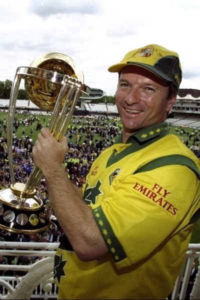 Steve Waugh with the 1999 Cricket World Cup trophy